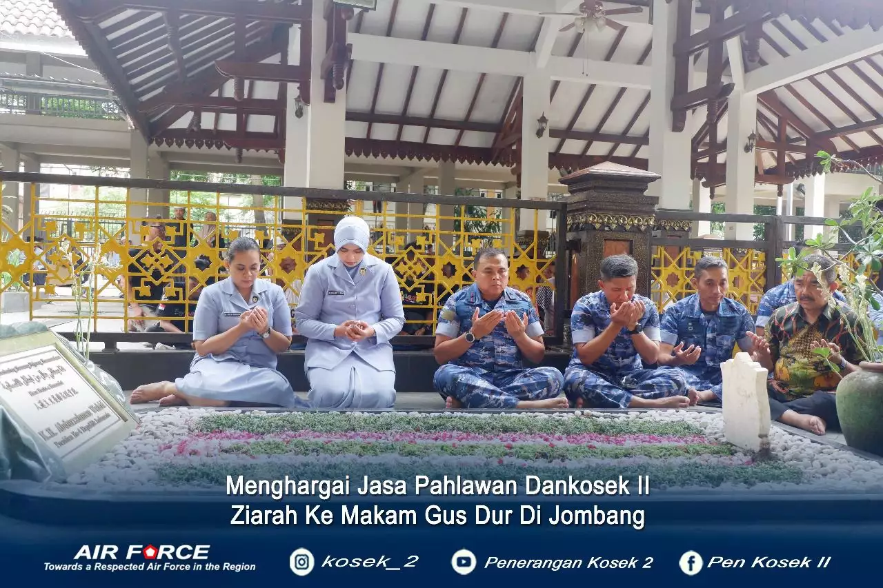 Dankosek Ii Ziarah Ke Makam Gus Dur Di Jombang