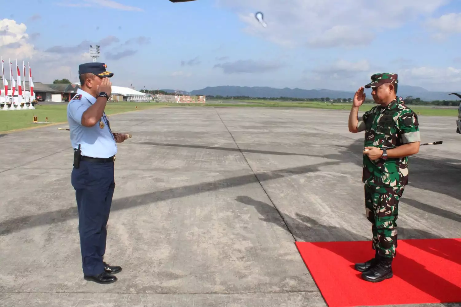 Danlanud Adisutjipto Sambut Kedatangan Panglima TNI Dan Kapolri Di