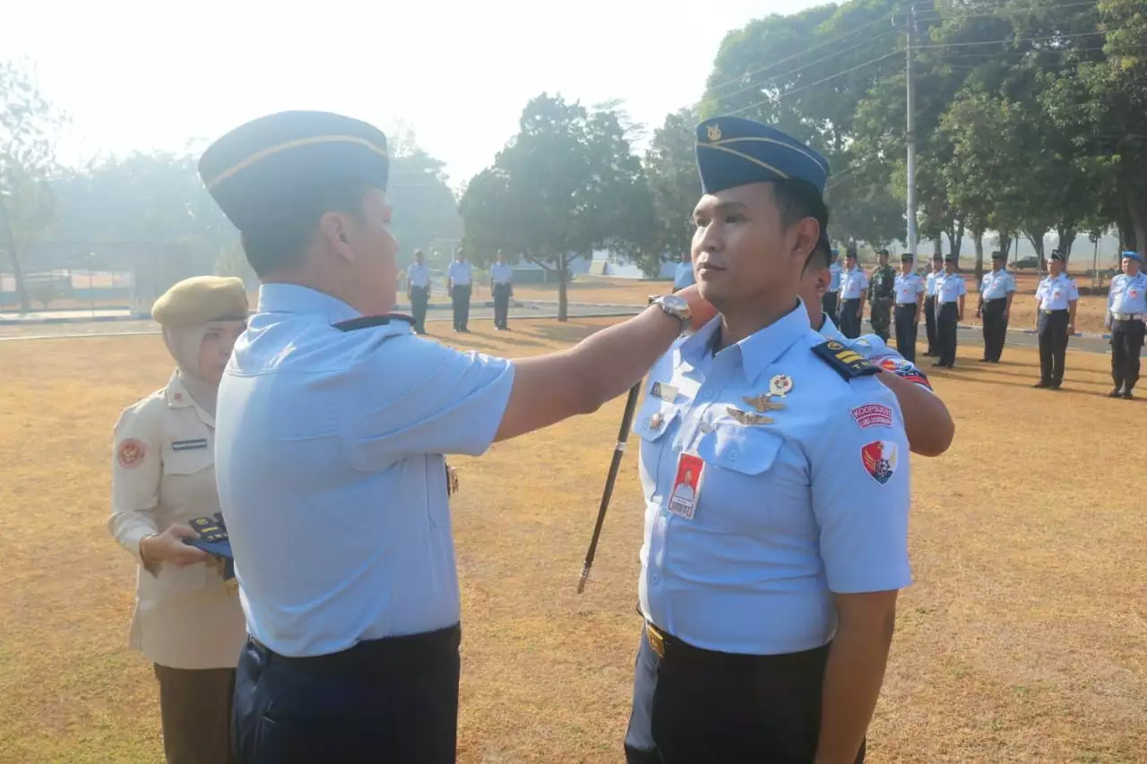 DANLANUD JENDERAL BESAR SOEDIRMAN PIMPIN APEL KENAIKAN PANGKAT.