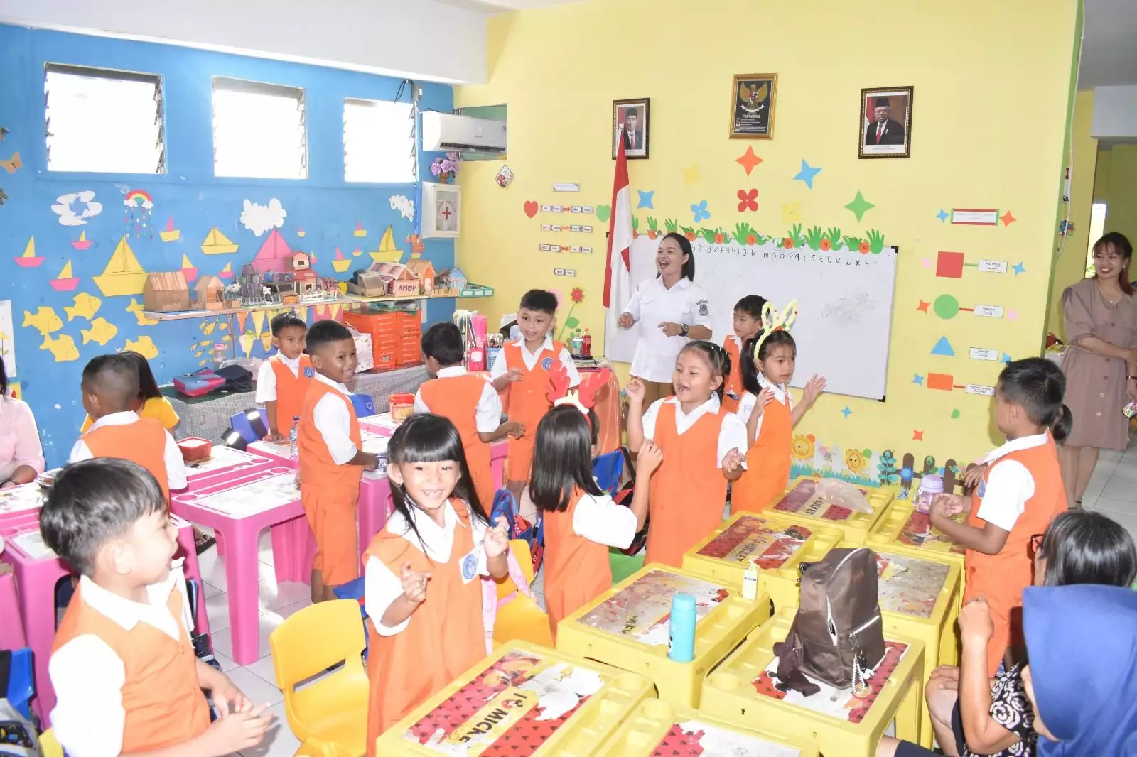 Hari Pertama Masuk Sekolah, Siswai-Siswi TK Angkasa Lanud Sam Ratulangi ...