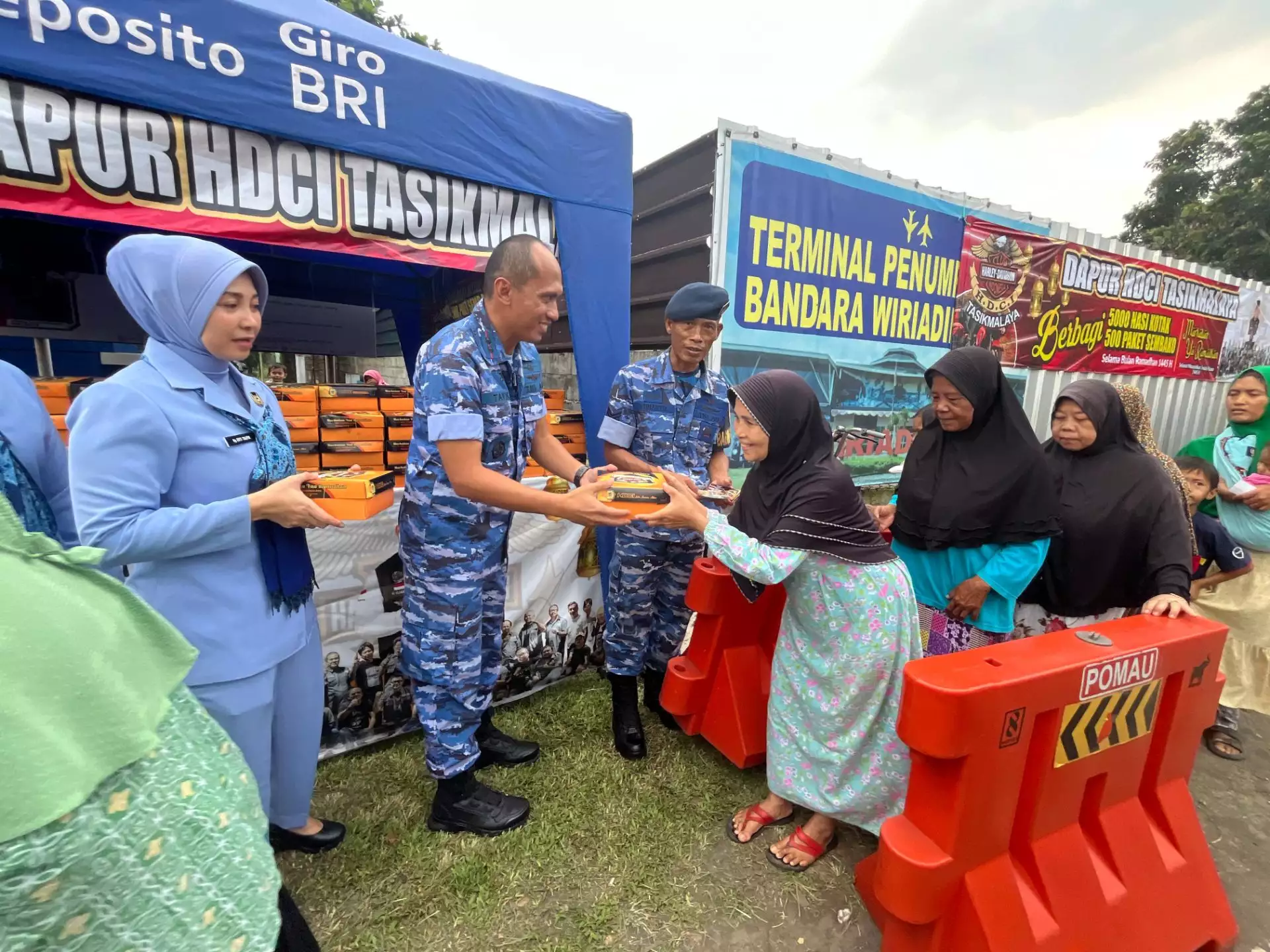 Lanud Wiriadinata Berkolaborasi Dengan HDCI Cabang Tasikmalaya Berbagi ...