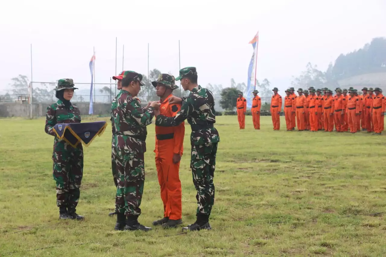 Upacara Penutupan Latihan Survival Tempur Tni Au Ta Di Desa