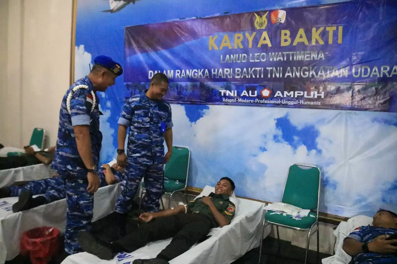 Lanud Leo Wattimena Gelar Donor Darah Dalam Rangka Peringatan Hari Bakti Ke Tni Angkatan